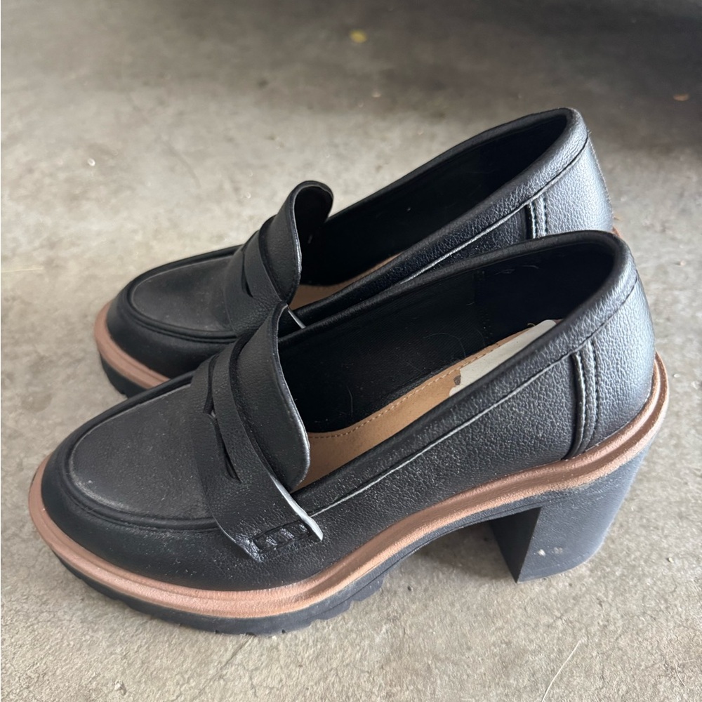 Classic Black Loafers with Brown Sole - Picture 2 of 3